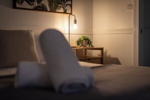4 chambres, fer et planche à repasser, Wi-Fi, draps fournis
