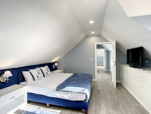 1 bedroom, iron/ironing board, travel cot, free WiFi