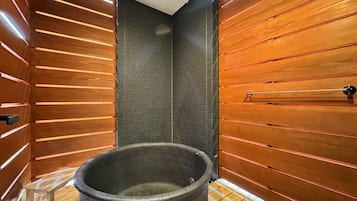 Kostenlose Toilettenartikel, Bidet, Handtücher
