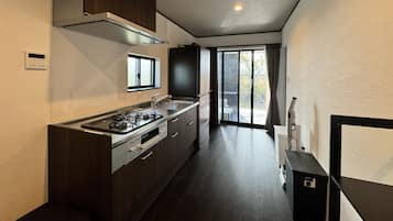 Fridge, microwave, stovetop, electric kettle