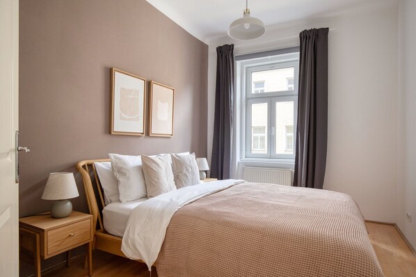 2 bedrooms, iron/ironing board, WiFi, bed sheets - Charming Landstraße 2BR w/ Elevator, Fully Furnished, by Blueground (Vienna)