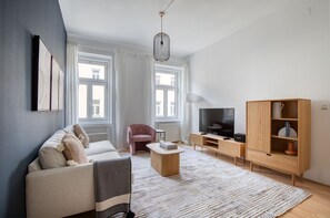 Fernseher, Stereoanlage