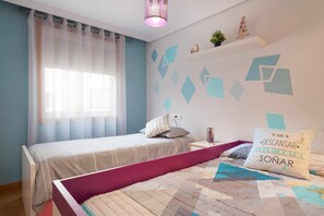 2 chambres, fer et planche à repasser, Wi-Fi gratuit, draps fournis