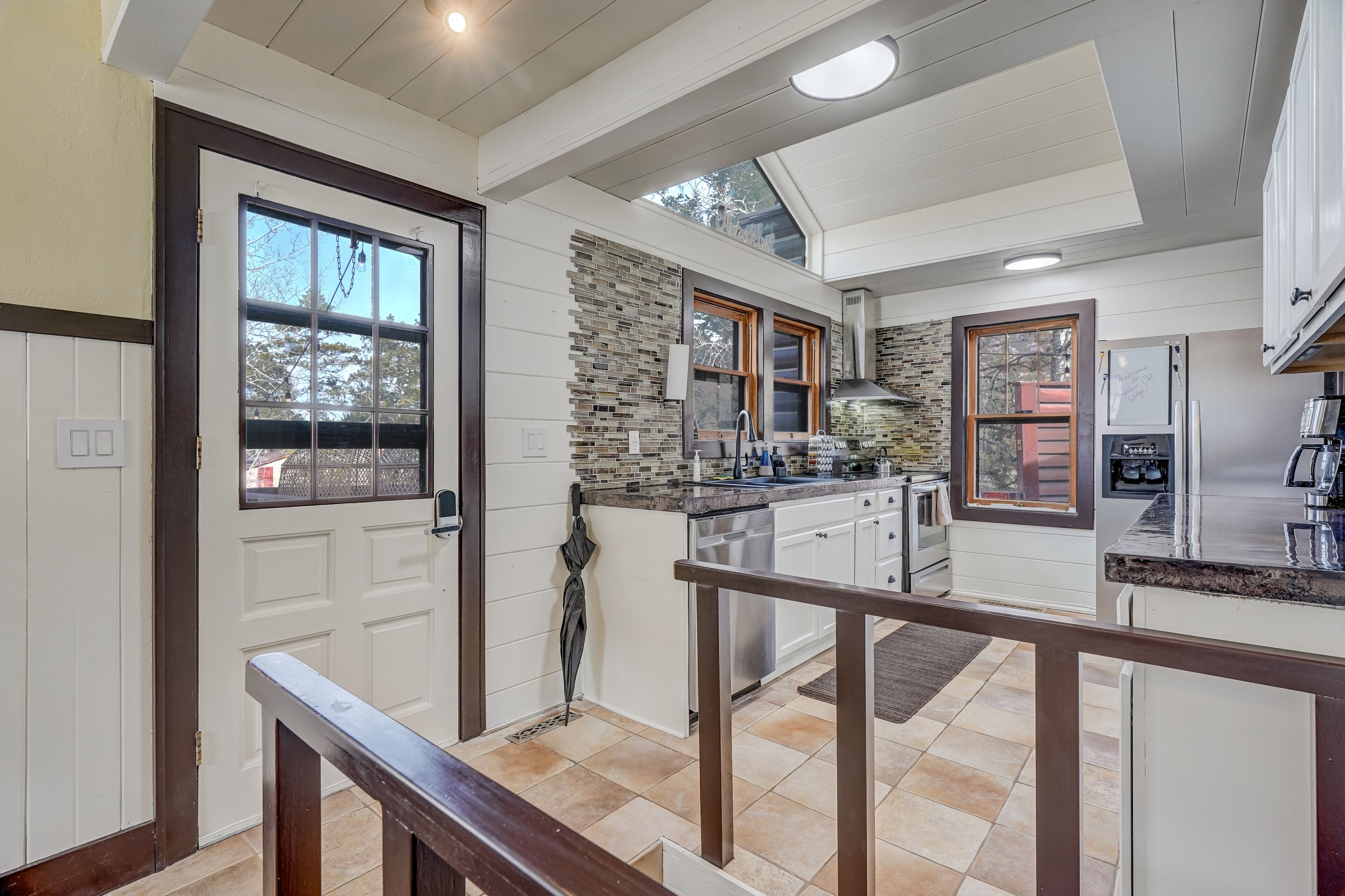 House | Private kitchen | Fridge, microwave, oven, dishwasher