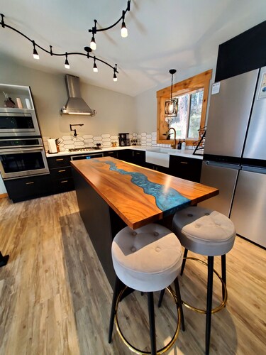 Altitude Adjustment awaits! Large and spacious, perfect for a family getaway 