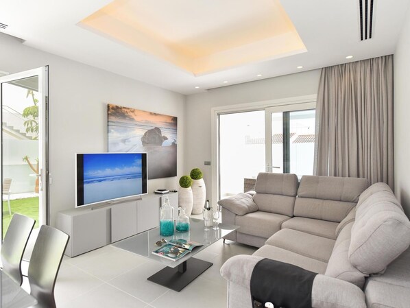 TV