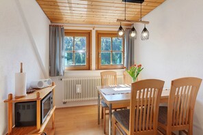 Dining - Holiday Apartment "Talblick" with Balcony, Shared Terrace & Wi-Fi (Todtmoos)