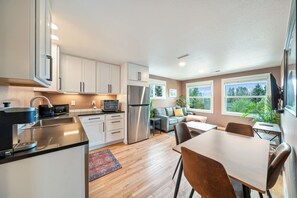 Fridge, microwave, dishwasher, coffee/tea maker