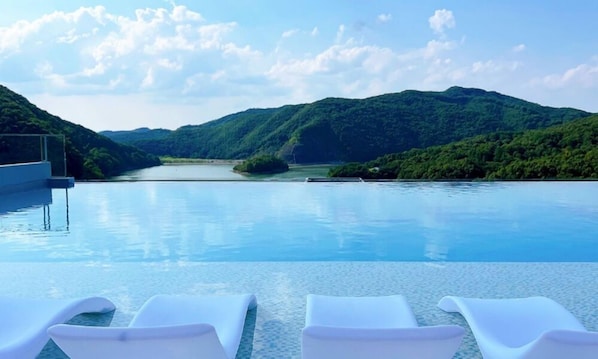 Exterior detail - Belleforet Resort (Jeungpyeong)