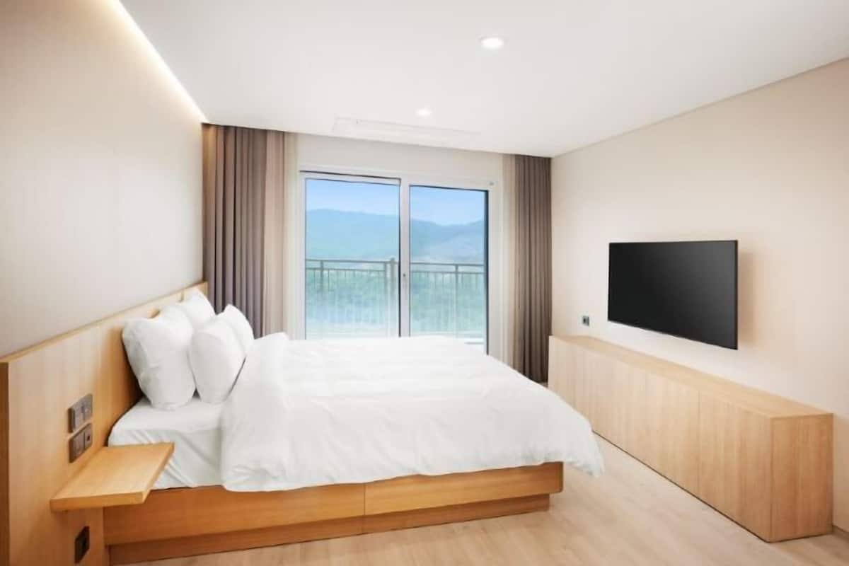 Individually decorated, individually furnished, free WiFi, bed sheets