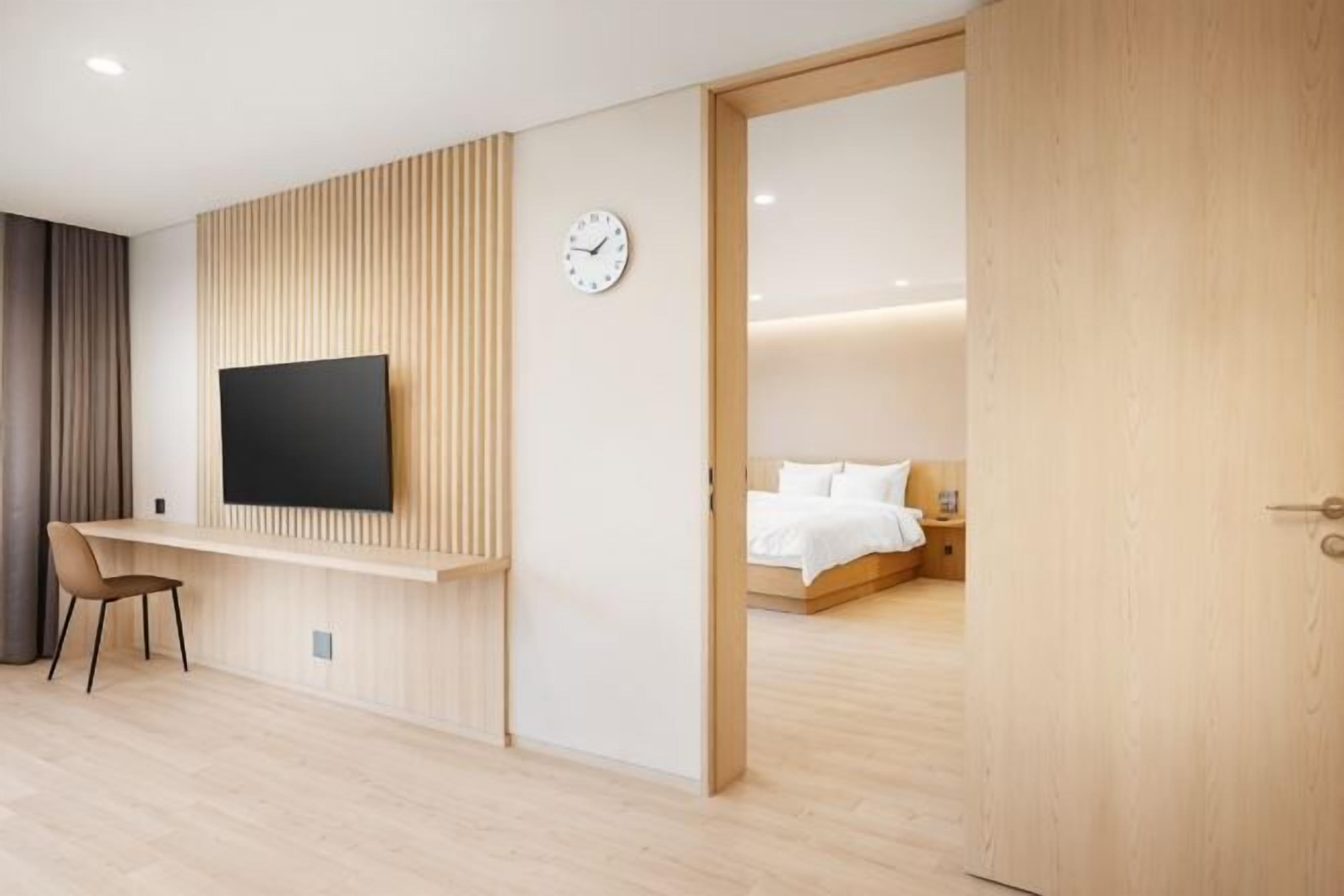 Decoración personalizada, muebles diferentes y wifi gratis 