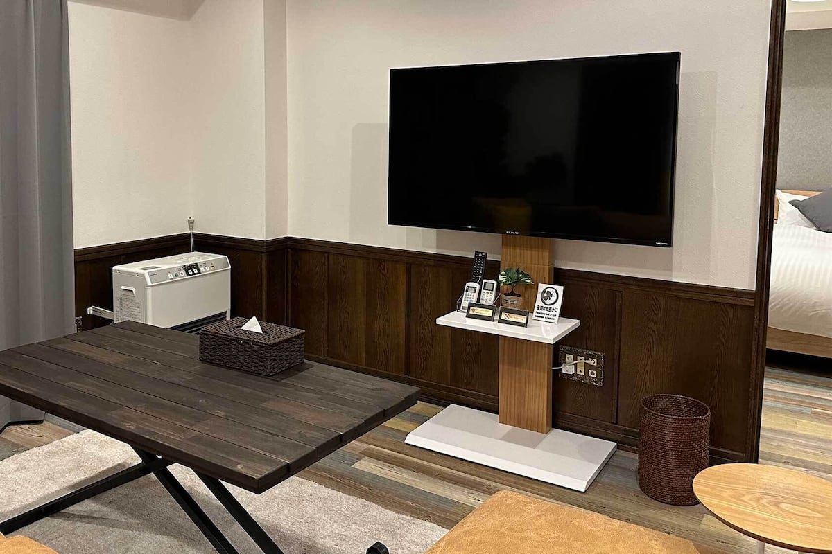 2 bedrooms, WiFi (free)