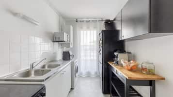 Réfrigérateur, micro-ondes, four