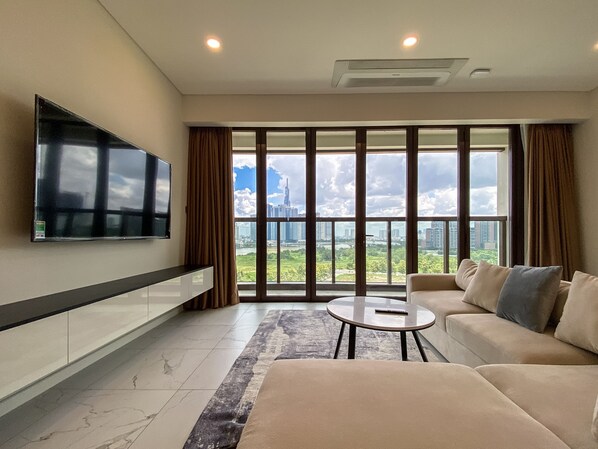 Smart TV - Zeus Living - Luxury Condo in heart of City (Thành phố Hồ Chí Minh)