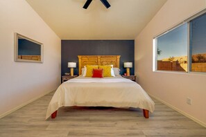 3 Schlafzimmer, Schreibtisch, Bügeleisen/Bügelbrett, Reisekinderbett