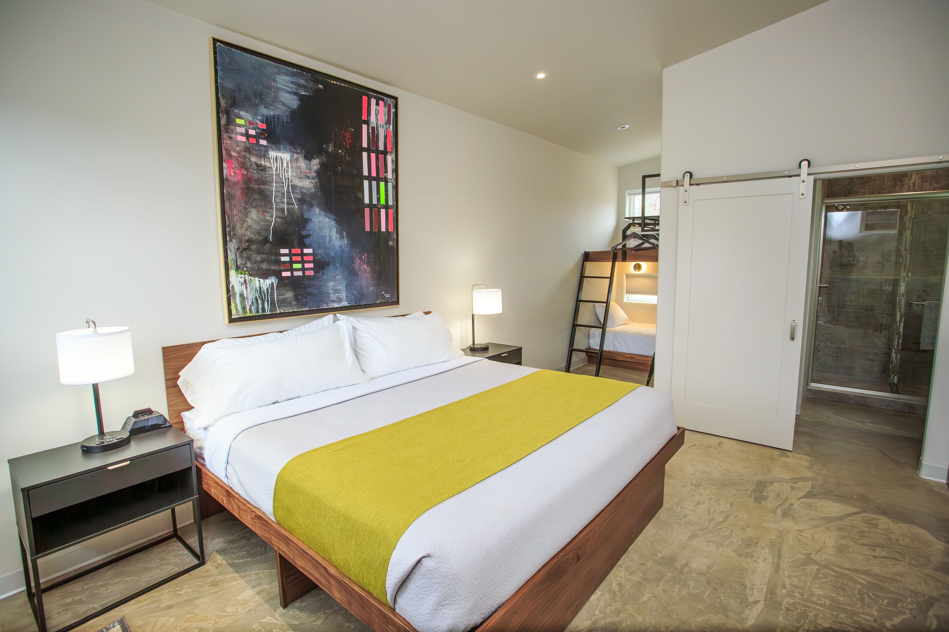 Deluxe Studio | Blackout drapes, iron/ironing board, free WiFi, bed sheets