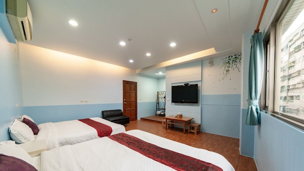 Basic Quadruple Room, 2 Queen Beds | Down comforters, WiFi (free) - nm971 (Luodong)