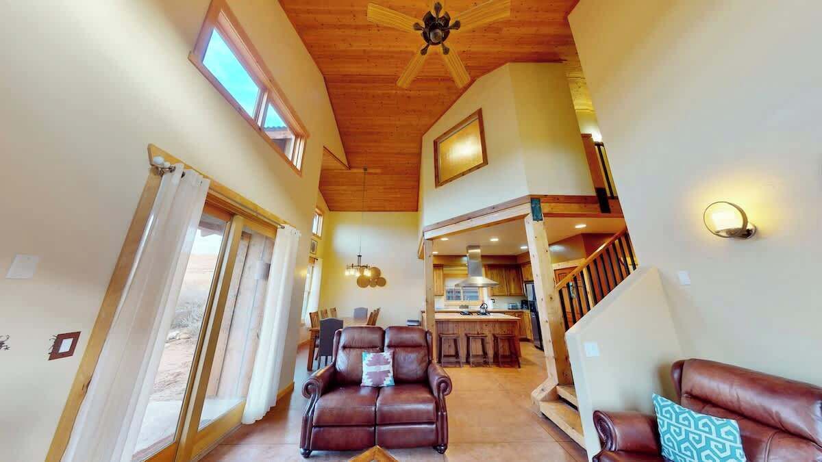 Smart TV, fireplace, offices