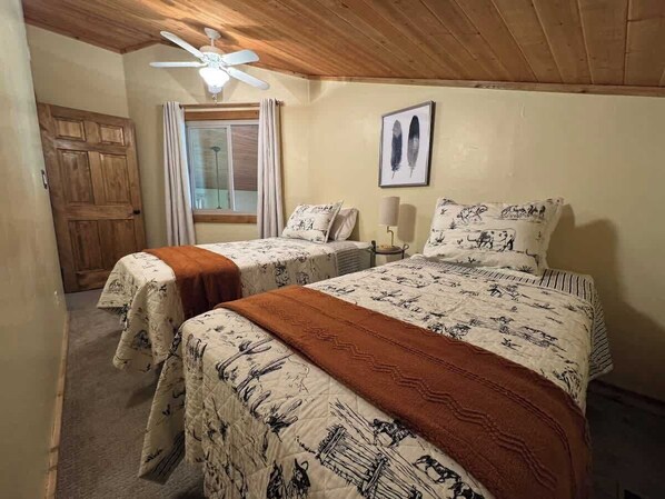 4 Schlafzimmer, Bügeleisen/Bügelbrett, kostenloses WLAN, Bettwäsche