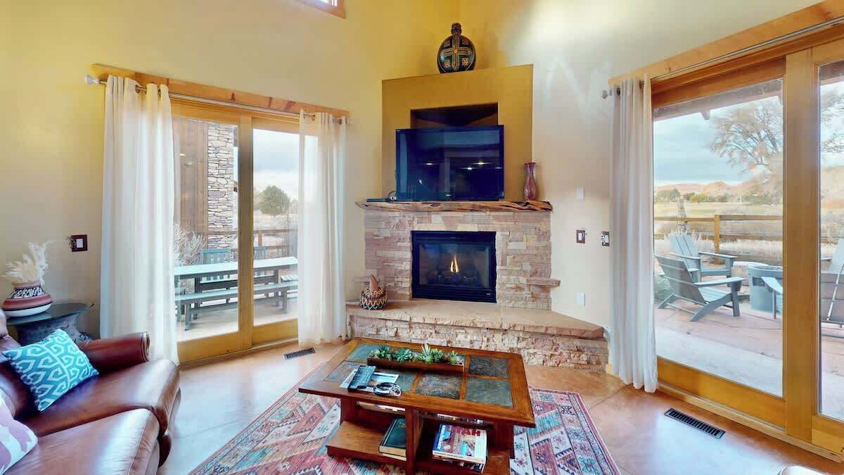 Smart TV, fireplace, offices