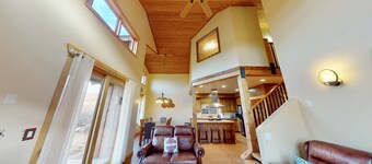 Coyote Run 4. Private Home, Private Hot Tub, On the Golf Course