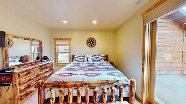 4 bedrooms, iron/ironing board, WiFi (free), bed sheets