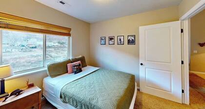 Red Cliff Condos - 3i