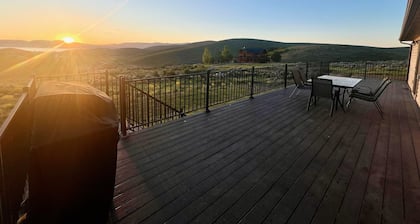 Arcades, Billiards, & More! Sleeps up to 17. Approximately 1 Mile From Beach.