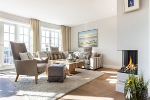 TV, lettore DVD, impianto stereo