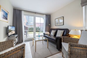 Unclassified image, 3 of 21, button - Rosenkamp, App. 3 - Abschalten. Erholen. Seelebaumeln (Sylt)