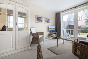 Unclassified image, 5 of 21, button - Rosenkamp, App. 3 - Abschalten. Erholen. Seelebaumeln (Sylt)