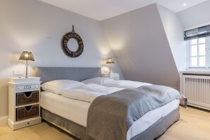 3 bedrooms, in-room safe, iron/ironing board, WiFi - Hüs am Meer - Reetgedecktes Haus Nahe der Wenningstedter Promenade mit Herrlichem Meerblick (Wenningstedt-Braderup (Sylt))