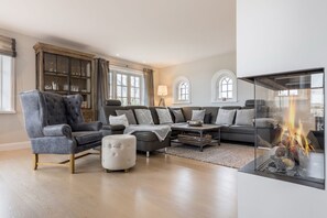 TV, DVD-spiller og stereoanlegg