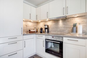 Réfrigérateur, four, plaque de cuisson, lave-vaisselle