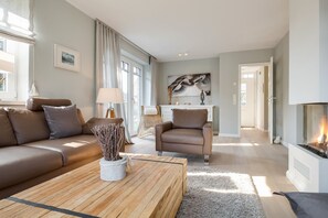 TV, DVD player, stereo - Wohnen und Meer, App. 1 - Ein Wohntraum & Viel Mehr, Nahe dem Meer (Sylt)