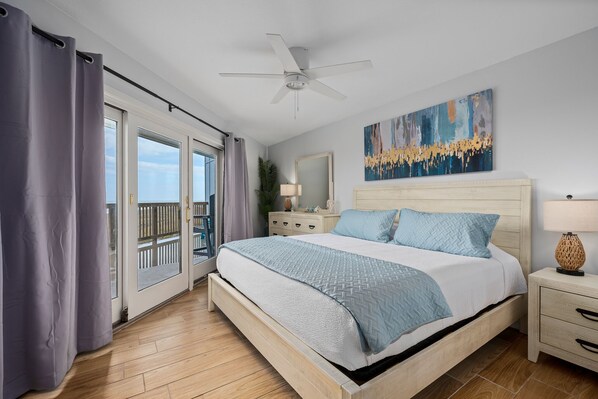 3 bedrooms, iron/ironing board, free WiFi, bed sheets - La Mirage Condo 232 Beachfront Resort Condominiums with Private Boardwalk (Port Aransas)