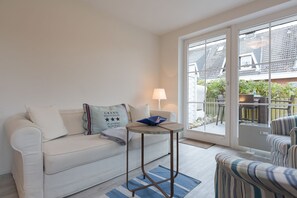 Unclassified image, 4 of 29, button