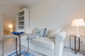 TV, DVD player, stereo - Sylter Perle, App. Nantucket - Feinster Sylt-luxus - Nantucket-style (Wenningstedt-Braderup (Sylt))