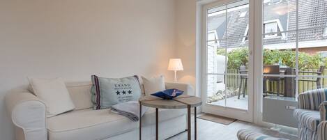 Fernseher, DVD-Player, Stereoanlage