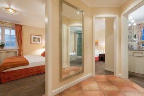 2 habitaciones, tabla de planchar con plancha, wifi y ropa de cama 