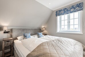 3 dormitorios, escritorio, tabla de planchar con plancha y wifi