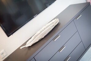 Unclassified image, 2 of 27, button