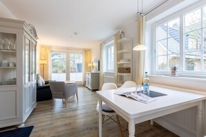 TV, stereo - Feriendomizil, App. 7 - Entspannung Zwischen Dorfteich & Dünen in Idyllischer Lage (Wenningstedt-Braderup (Sylt))