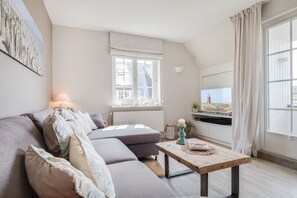 TV, DVD player, stereo - Achter Dünem, App. 5 - Bestlage Zwischen Dorfteich & Dünen. Traumhaftes Landhaus im Friesenstil (Wenningstedt-Braderup (Sylt))