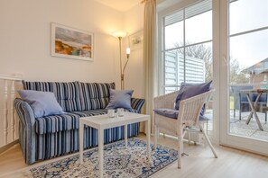 Fernseher, DVD-Player, Stereoanlage