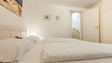 1 slaapkamer, een strijkplank/strijkijzer, wifi, beddengoed