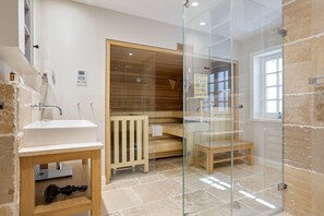 Unclassified image, 2 of 34, button - Hüs Kjerte - Luxushausteil Unter Reet. Ca. 126 qm Nutzfläche für bis zu 6 Gäste im Eg/ug/og (Sylt)