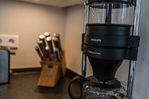 Unclassified image, 4 of 37, button