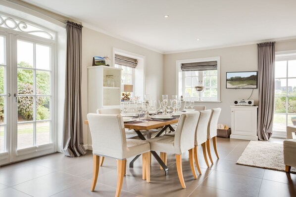 Unclassified image, 1 of 37, button