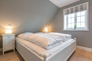 4 habitaciones, escritorio, tabla de planchar con plancha y wifi 